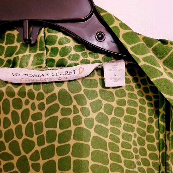 Vintage Victoria Secrets Robe and Nightgown - Picture 4 of 4